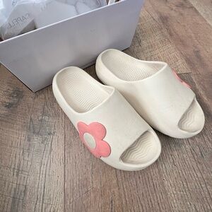 Cream Slides with Pink Flower Accent